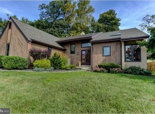 743 Periwinkle Ln, Wynnewood, PA 19096