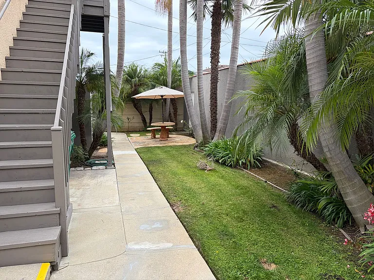 1447 Redondo Ave — Photo 22