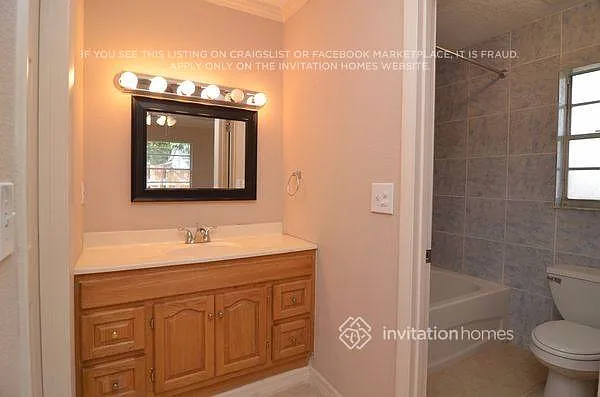 7121 N 50th St — Photo 11