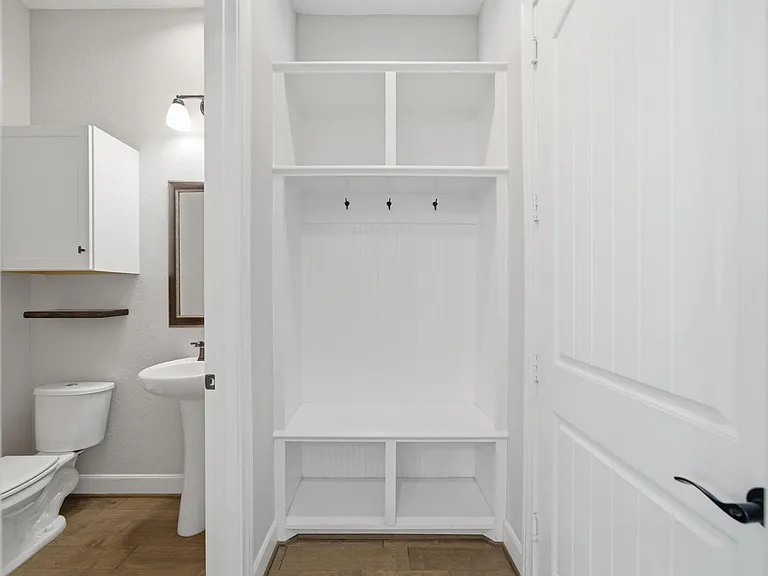 10009 Granary Dr — Photo 4
