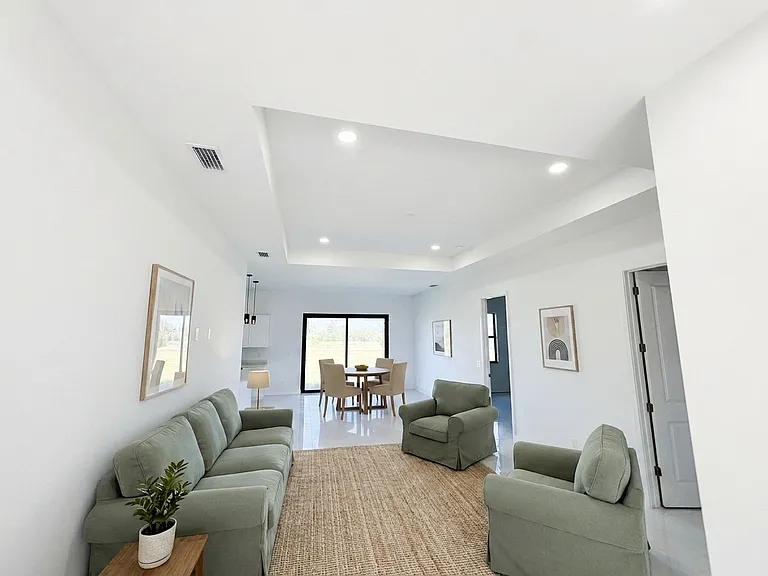 3032 NW 41st Ave — Photo 6
