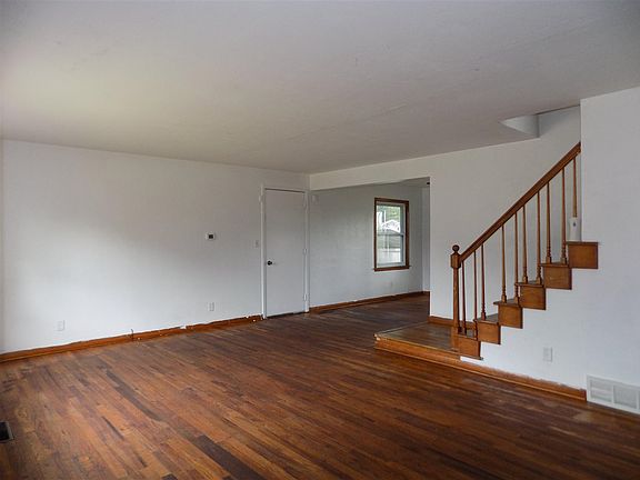 2nd image of 350 Sheridan Dr