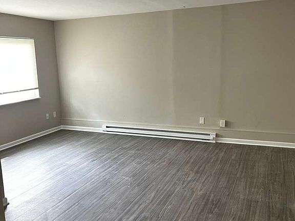 2nd image of 2315 Saint James Ave #9B