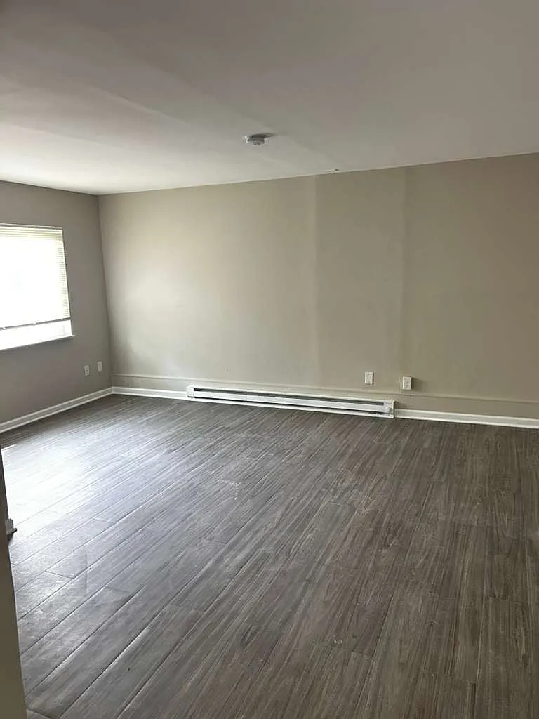 Building Photo - 2315 Saint James Ave #9B
