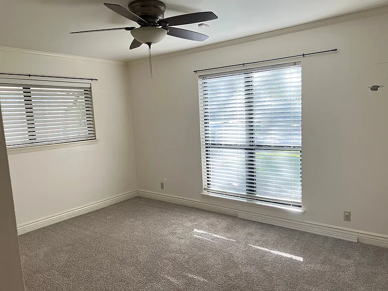 11414 Raindrop Dr — Photo 12