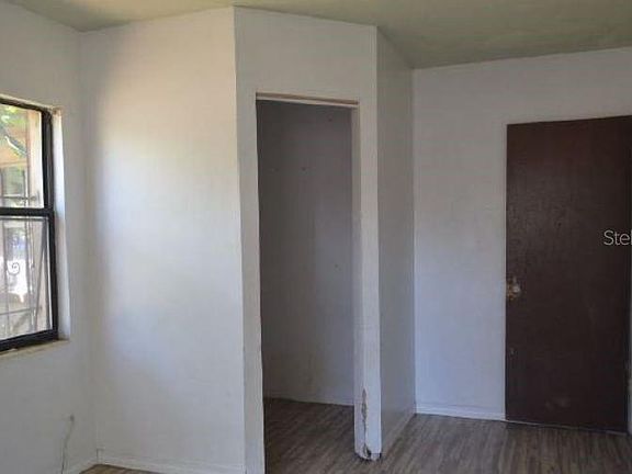 5th image of 1041 Santa Anita St