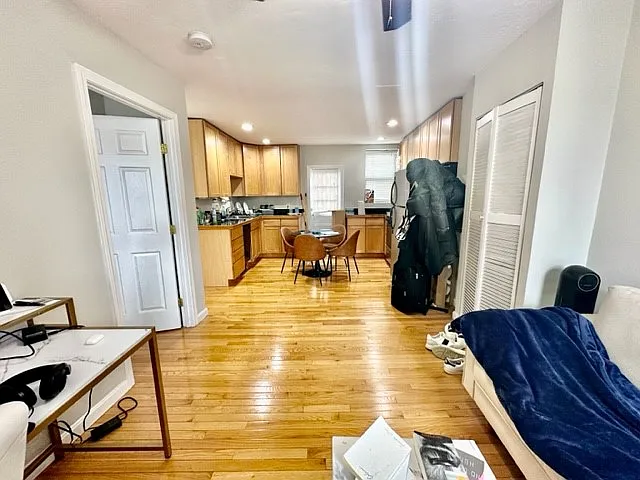 1 bed, 9999 sqft, $2,690 — Photo 4