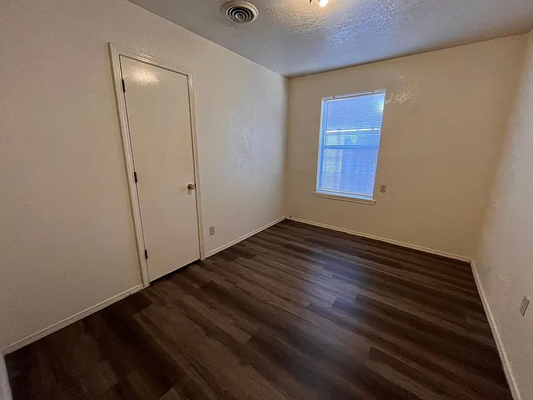 801 N Penn Ave #209 — Photo 3