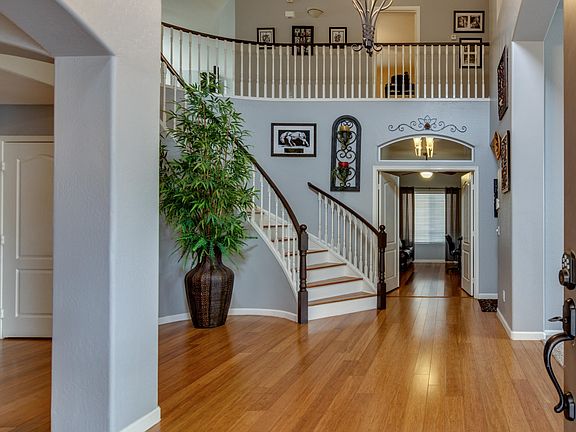 STUNNING ENTRY