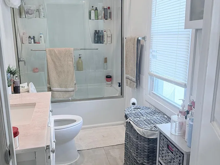 413 William St — Photo 12