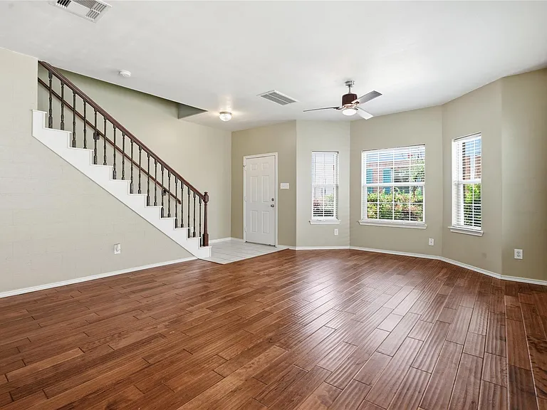 2031 Kemah Village Dr — Photo 8