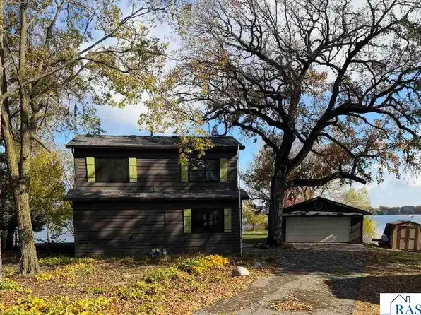 26398 Sioux Trl, Madison Lake, MN 56063