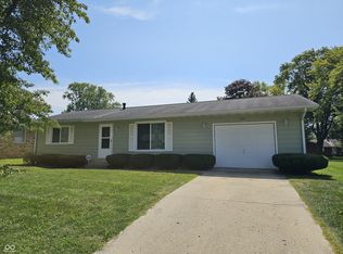 425 Country Club Ln, Anderson, IN 46011