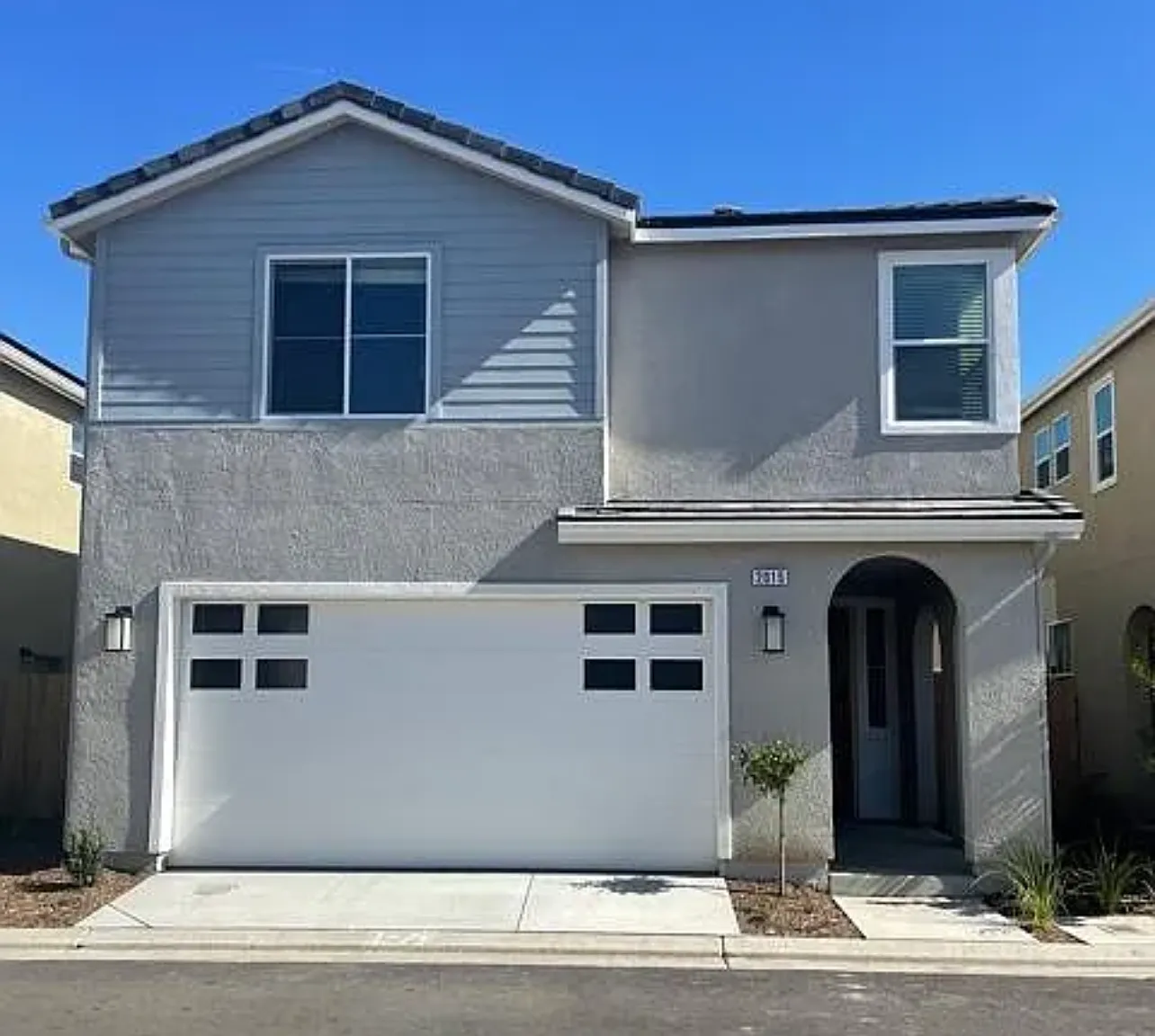 4 bed, 2.5 bath, 1800 sqft, $2,550 — Photo 1