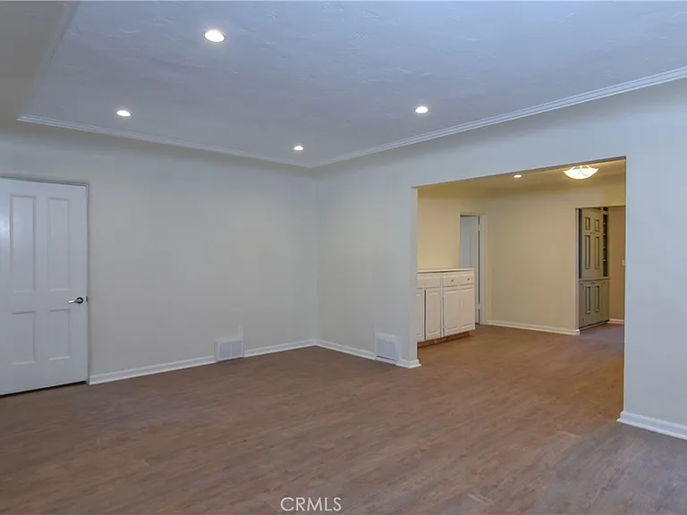 226 S Rexford Dr — Photo 6