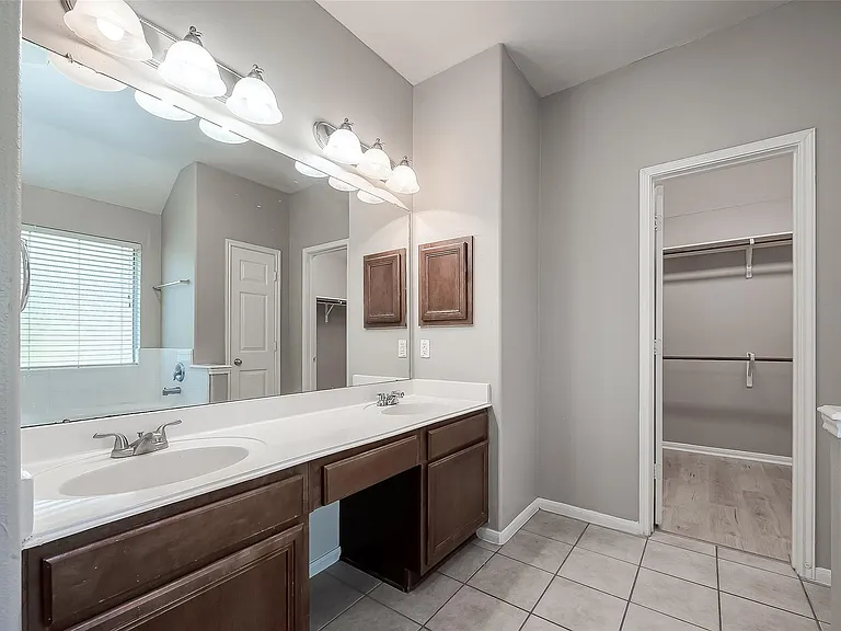2118 Long Trail Path Ct — Photo 22