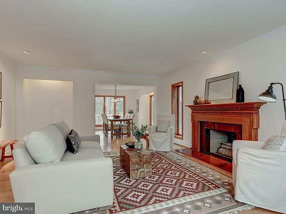 5th image of 10811 Sycamore Springs Ln