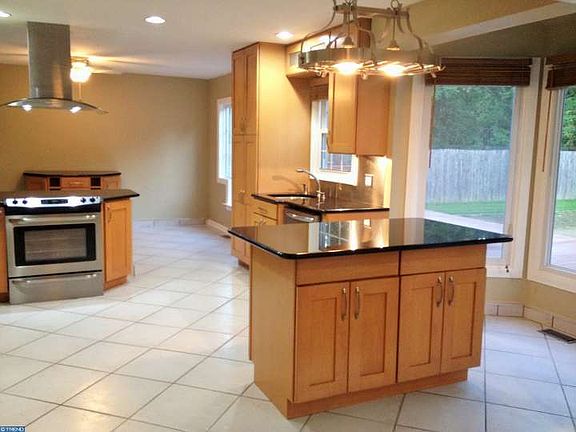 3rd image of 420 Dogwood Dr