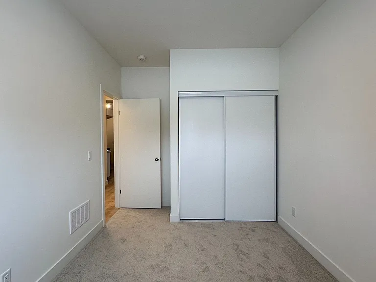 16 Melbourne Ave #109B — Photo 9