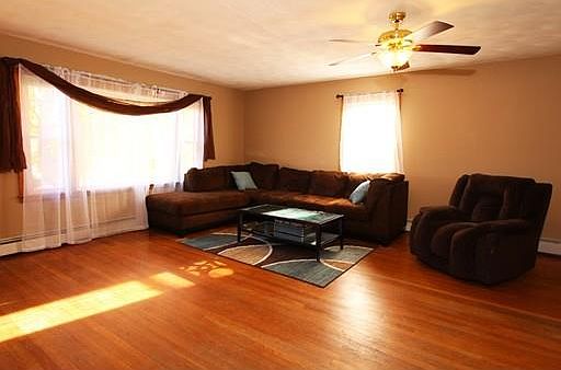 4th image of 94 Krysiak Ave