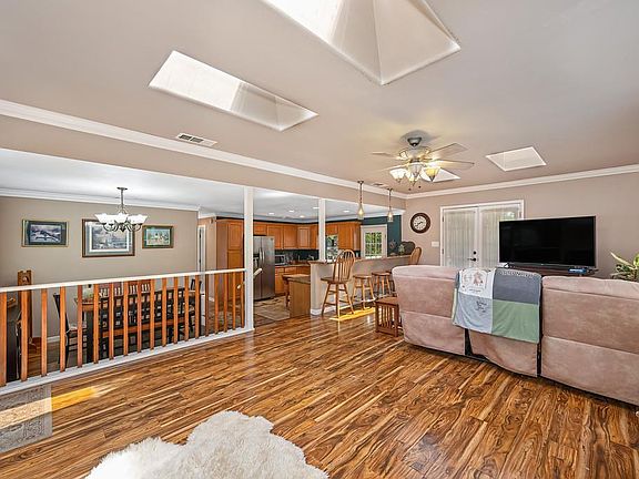 5th image of 4020 Tammy Ln