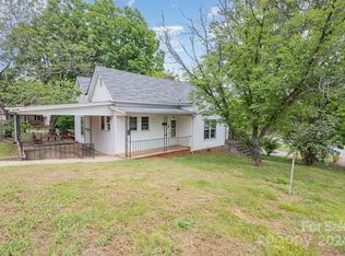 205 20th Ave SW, Hickory, NC 28602