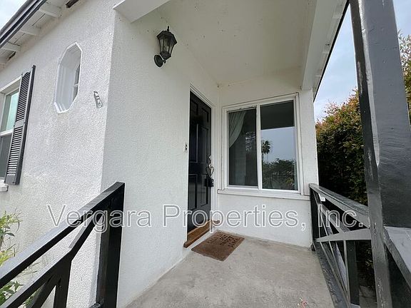 4th image of 623 Camino Real