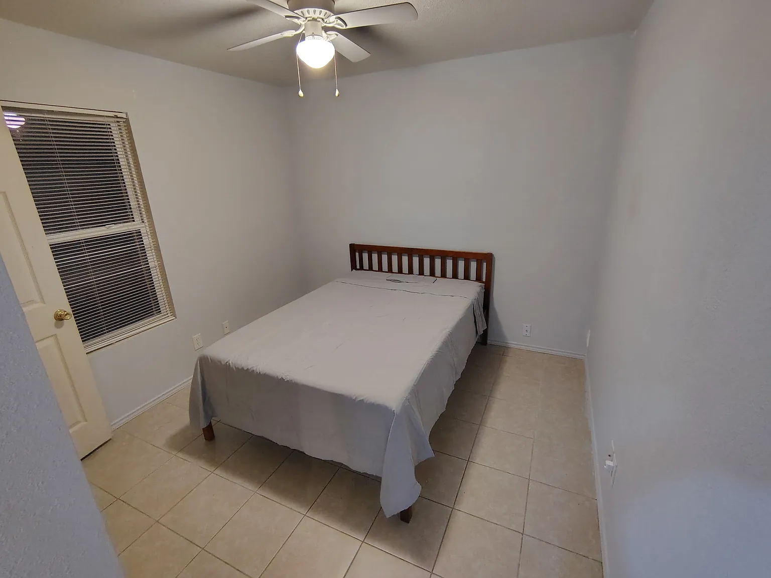 1210 Chaparral St — Photo 4