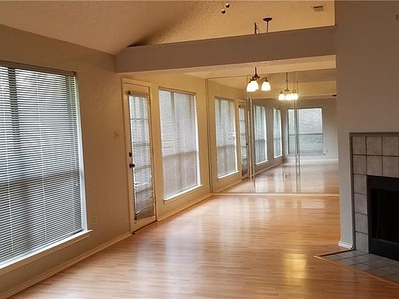 3rd image of 3868 Beaumont Ln