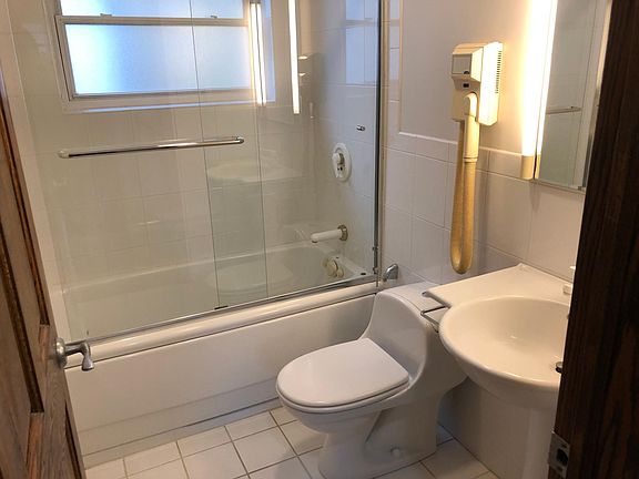 3rd image of 5768 N Lacey Ave