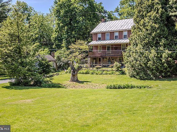 4th image of 497 Laurence Dr
