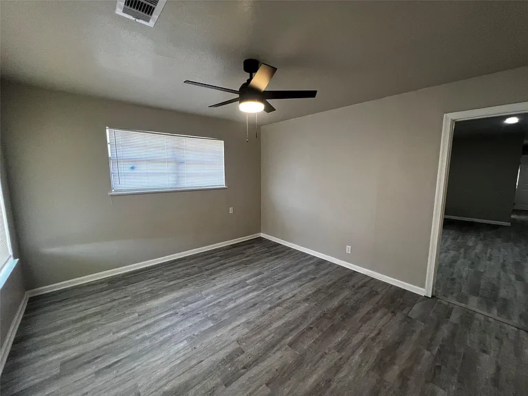 1319 W Procter St — Photo 3