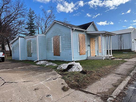 4th image of 410-416 N Marion St