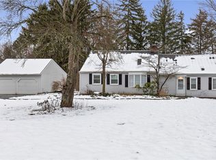 472 Embury Rd, Rochester, NY 14625