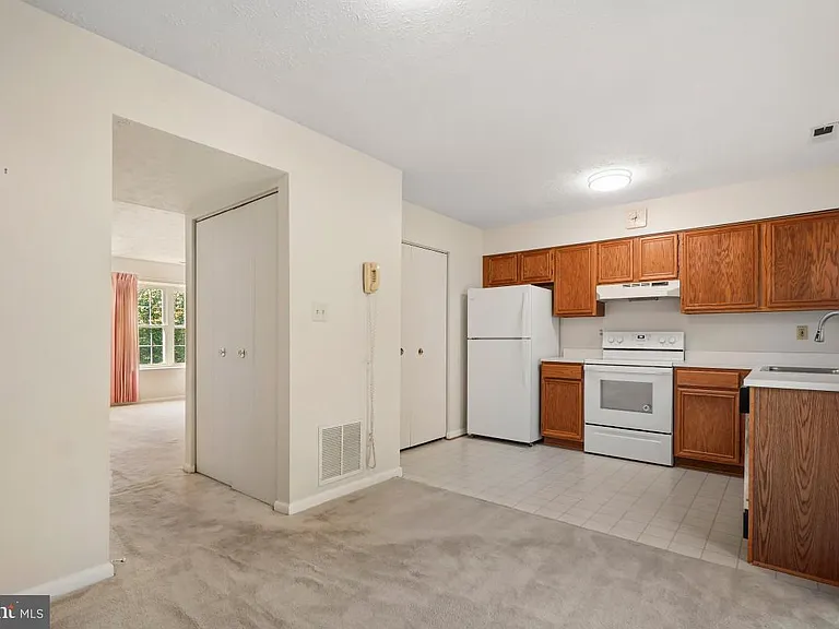 2 Chelmsford Ct — Photo 11