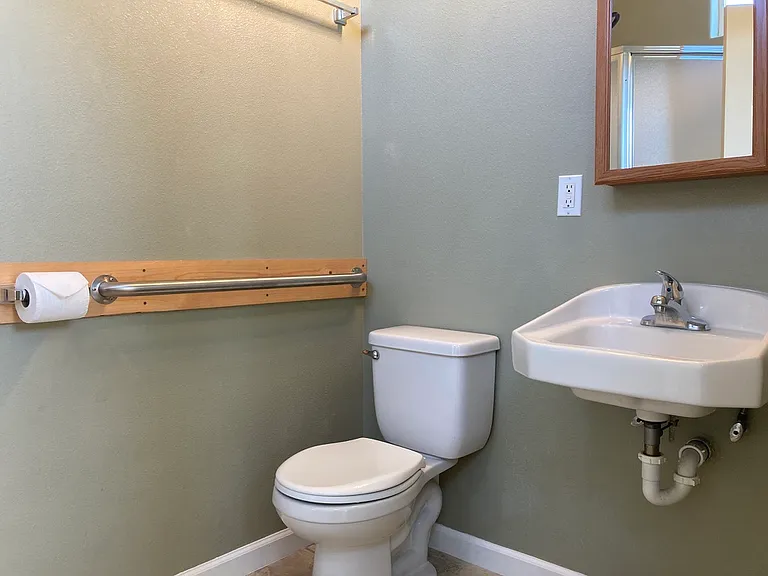 1095 W 7th Ave #9 — Photo 25