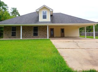 711 Hogan St, Waveland, MS 39576