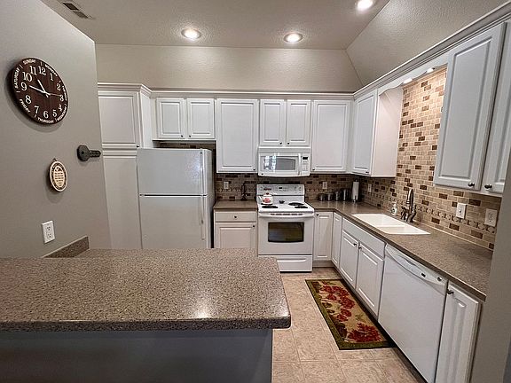 2nd image of 5368 Tawny Ln