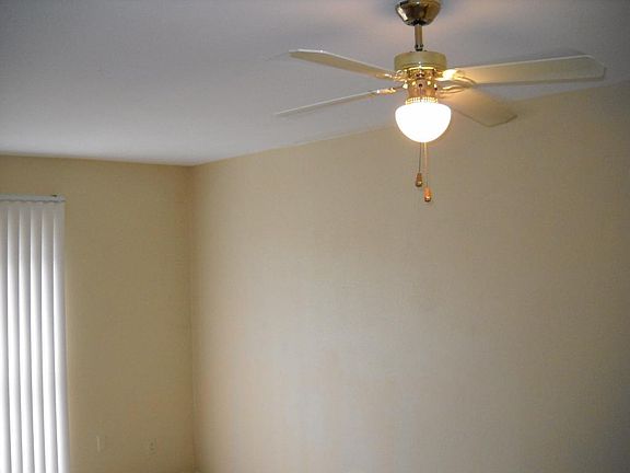  Ceiling fan In Dining room area combined with Living room