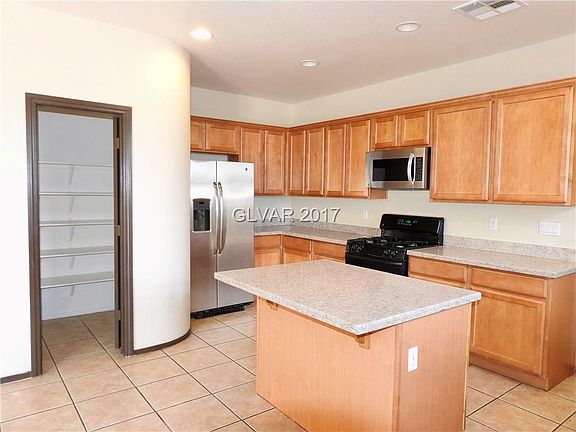 5th image of 5721 Clarendon Ln