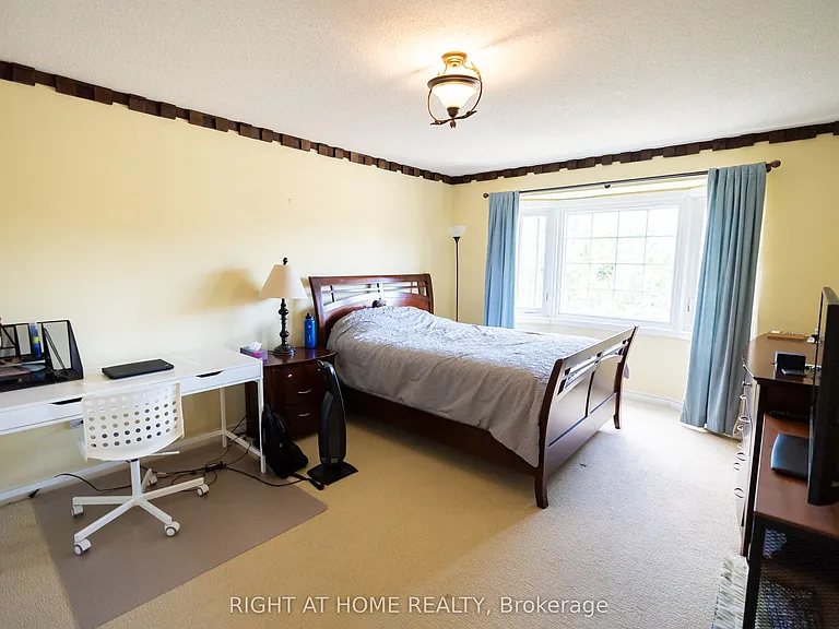 2427 Erin Centre Blvd — Photo 24