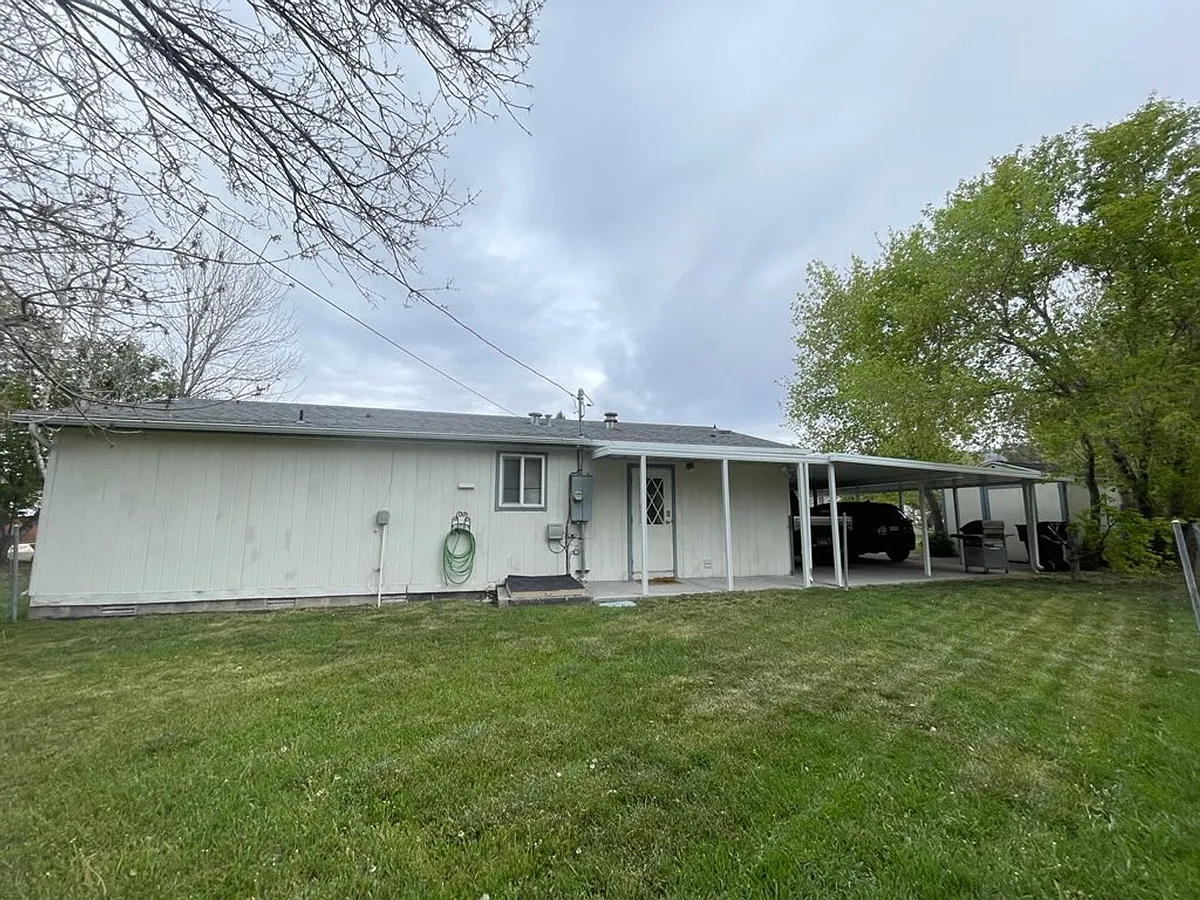 Building Photo - 364 E Mill Rd