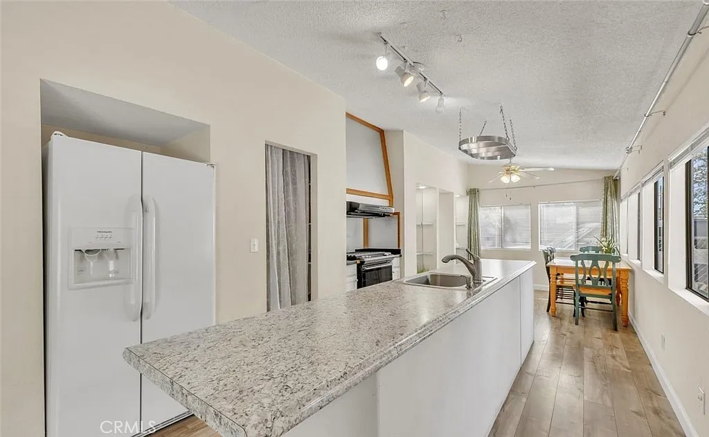 3 bed, 1500 sqft, $1,700 — Photo 3