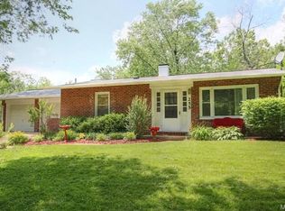 255 Sunset Dr, Ballwin, MO