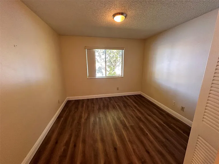786 NW 92nd Ave — Photo 12