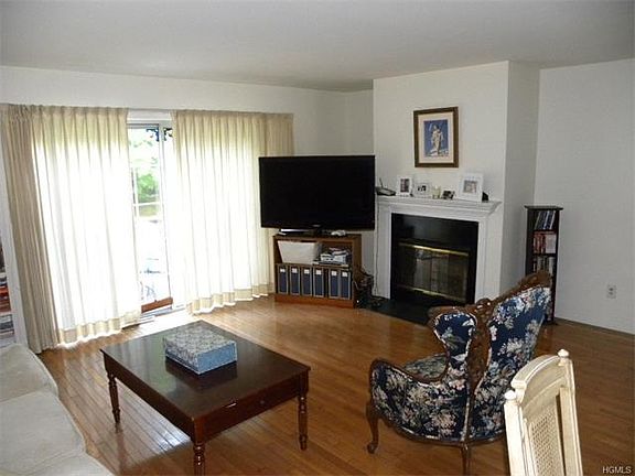 5th image of 703 Twin Brook Ct