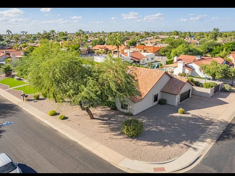 6030 E Winchcomb Dr — Photo 26