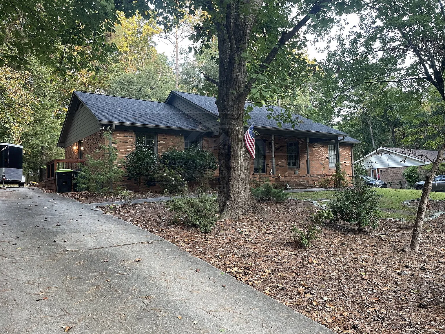 3 bed, 2.0 bath, $2,300 — Photo 2