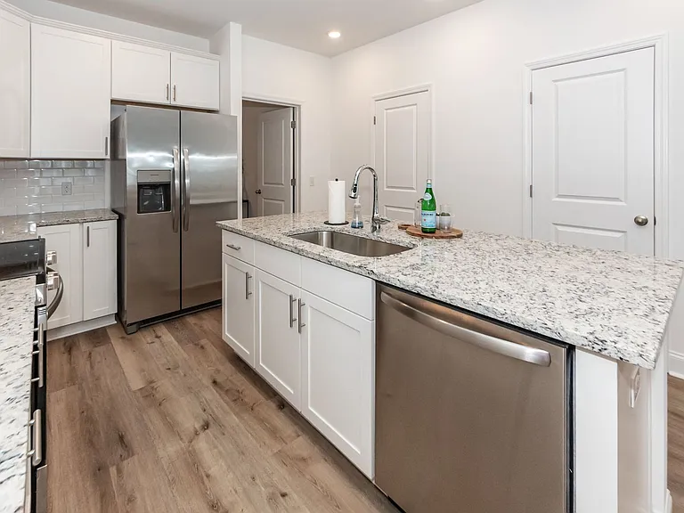 302 Twin Rivers Dr — Photo 15