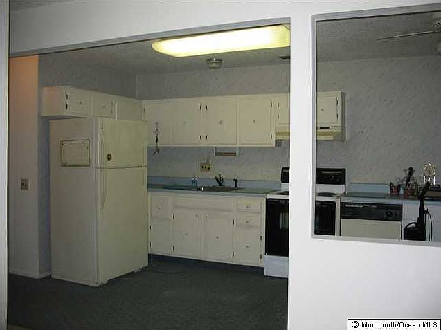 2nd image of 7 Snowberry Lane #B